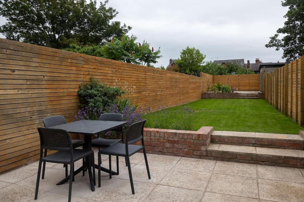 Hereford - Clifton Villa - Beautifully Presented House Located A Short Walk From City Centre - Sleeps 6 Guests - Perfect For Exploring Hereford - Hosted By Rentmyhouse Buitenkant foto