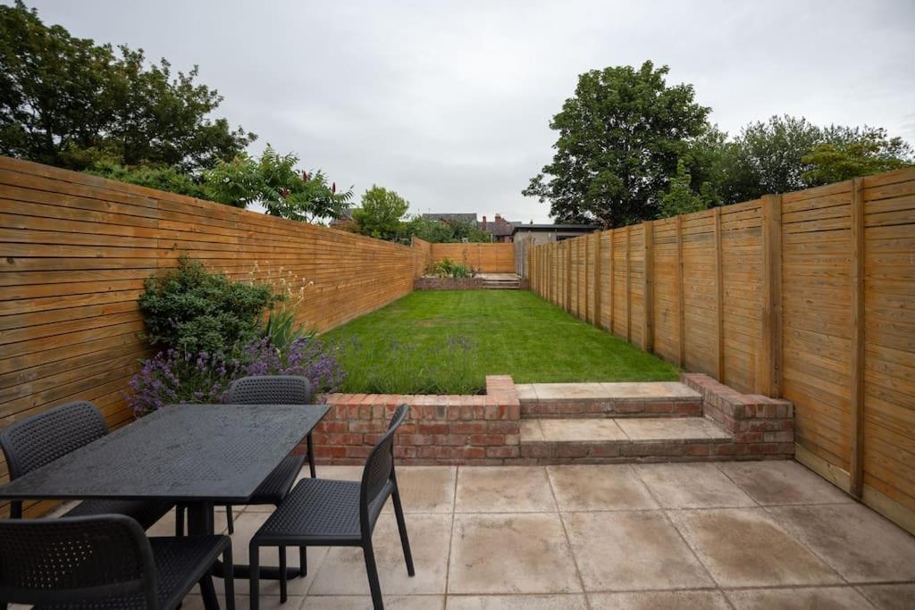 Hereford - Clifton Villa - Beautifully Presented House Located A Short Walk From City Centre - Sleeps 6 Guests - Perfect For Exploring Hereford - Hosted By Rentmyhouse Buitenkant foto