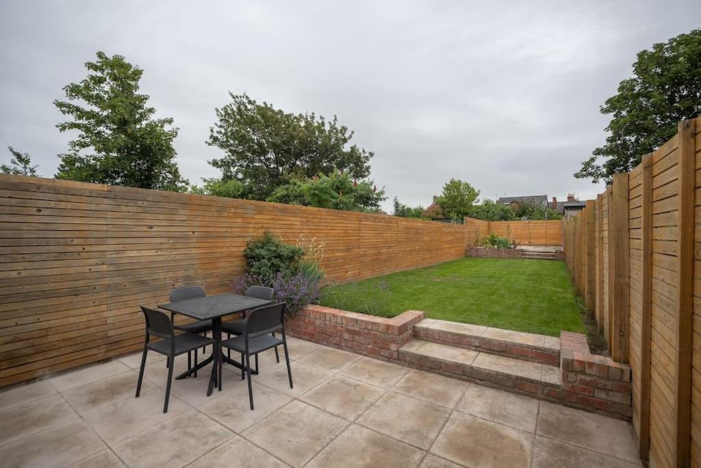 Hereford - Clifton Villa - Beautifully Presented House Located A Short Walk From City Centre - Sleeps 6 Guests - Perfect For Exploring Hereford - Hosted By Rentmyhouse Buitenkant foto