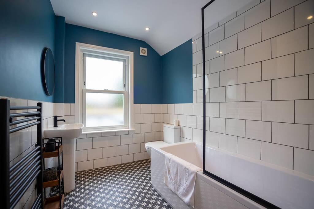 Hereford - Clifton Villa - Beautifully Presented House Located A Short Walk From City Centre - Sleeps 6 Guests - Perfect For Exploring Hereford - Hosted By Rentmyhouse Buitenkant foto