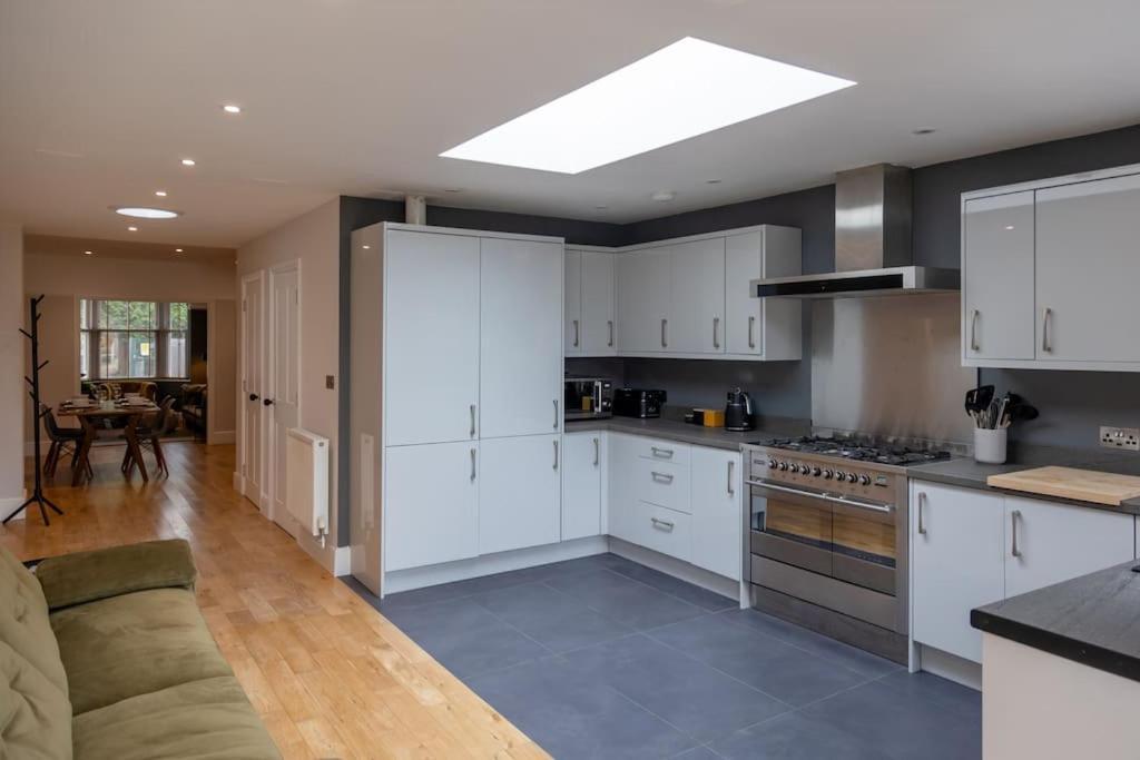 Hereford - Clifton Villa - Beautifully Presented House Located A Short Walk From City Centre - Sleeps 6 Guests - Perfect For Exploring Hereford - Hosted By Rentmyhouse Buitenkant foto